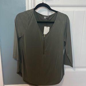 Women’s green envelope Los Angeles 3/4 length sleeve shirt.